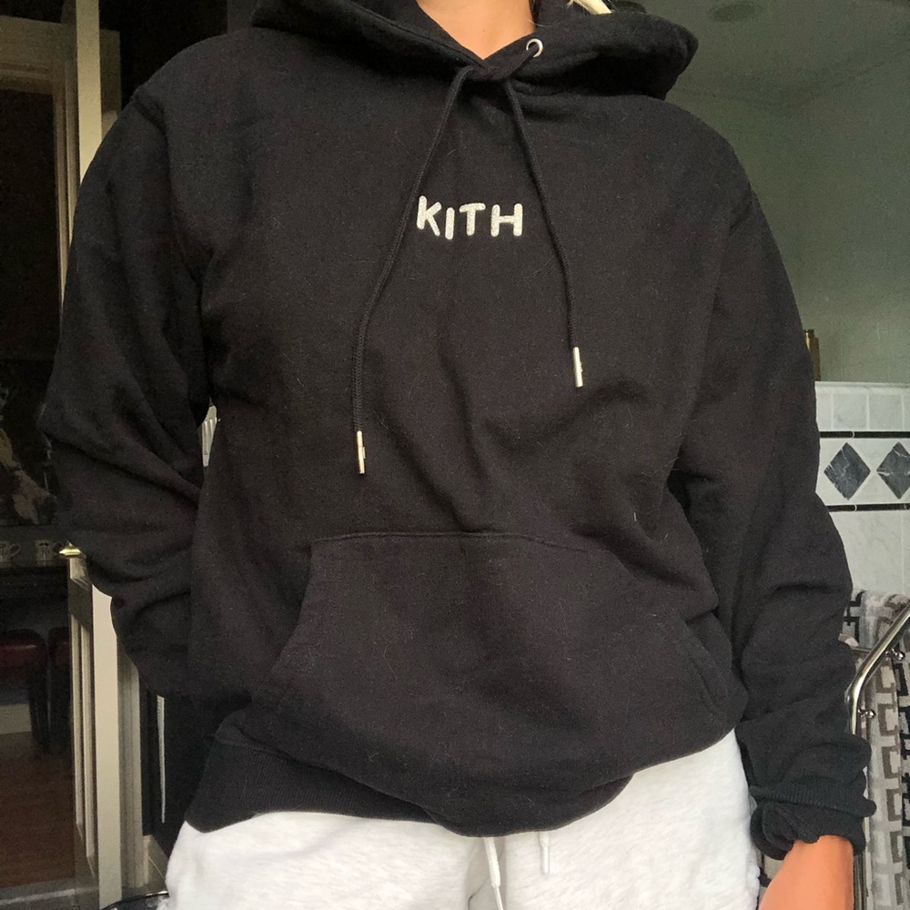 KITH hoodie with pocket and draw strings